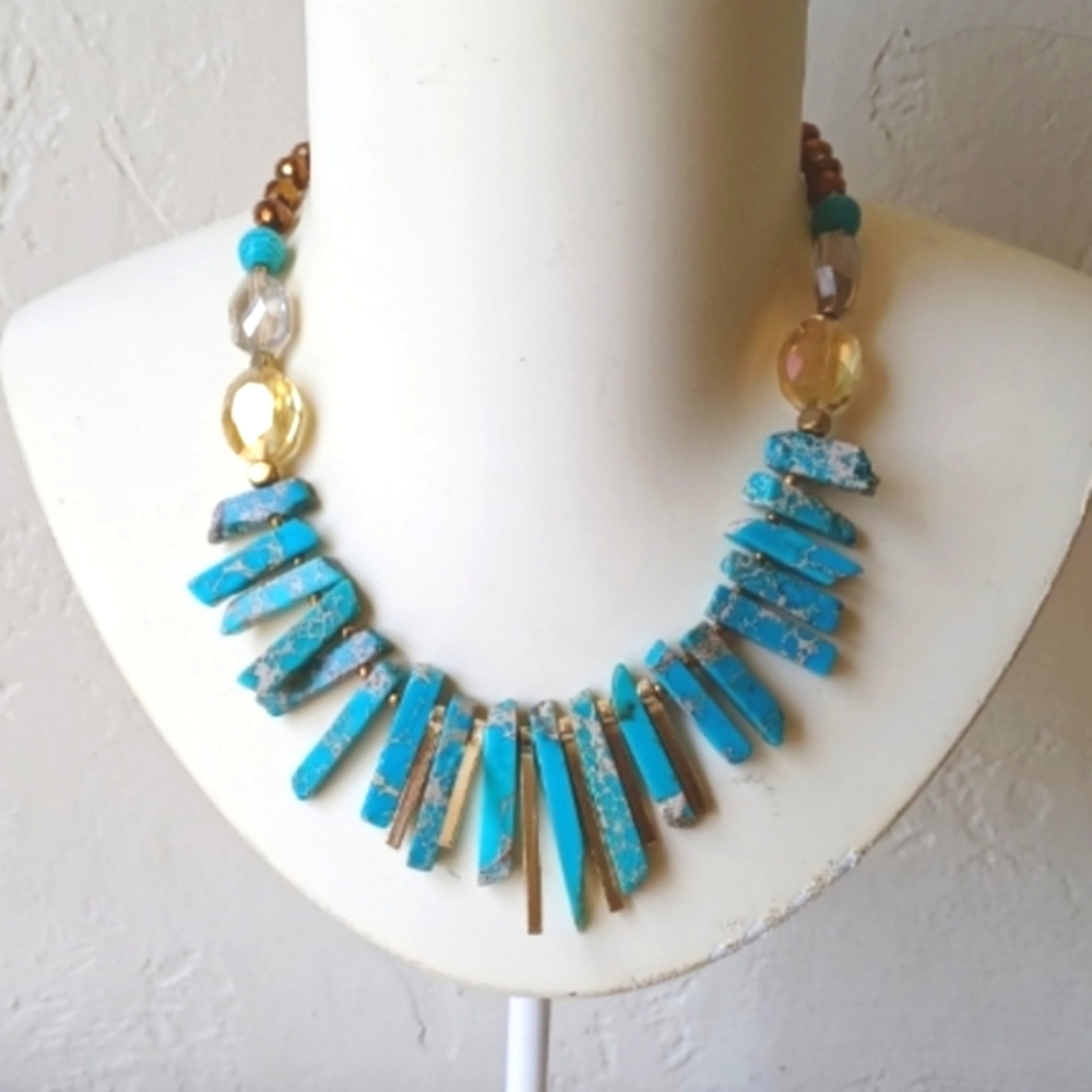 Blue Howlite Shards And Bead Necklace - Picture 2 of 4